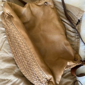 Bottega Veneta tan messenger/crossbody  bag
